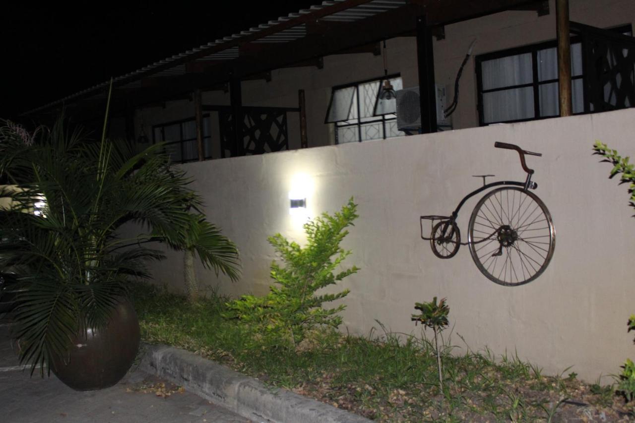 Rivermews Hotel And Spa Маун Екстериор снимка